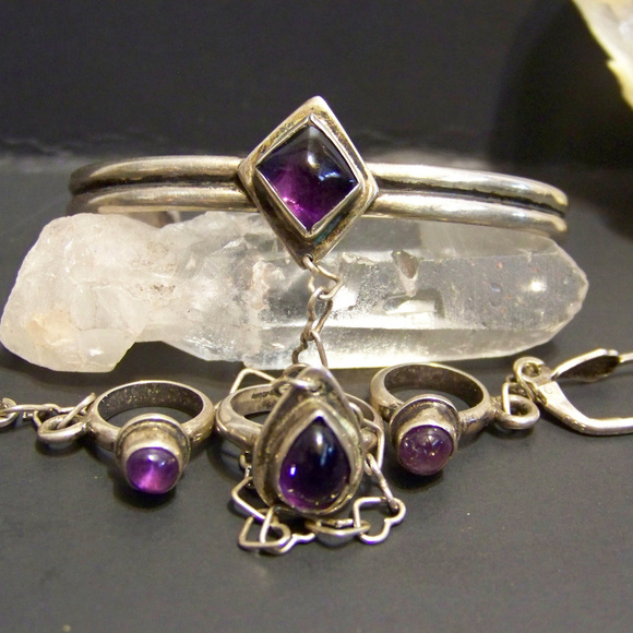 We Sell It All! Jewelry Silver Clothes Accessories - Picture 6 of 7